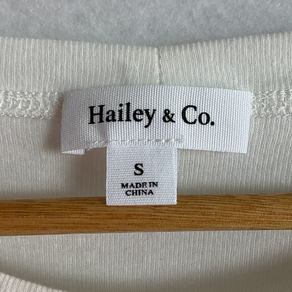 Hailey and Co Womens Lace Puff Sleeve Tee White Small - Picture 6 of 9